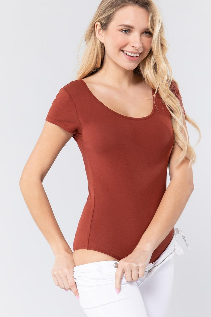 Wholesale Basic Solid Short Sleeve Scoop Neck Cotton Bodysuit