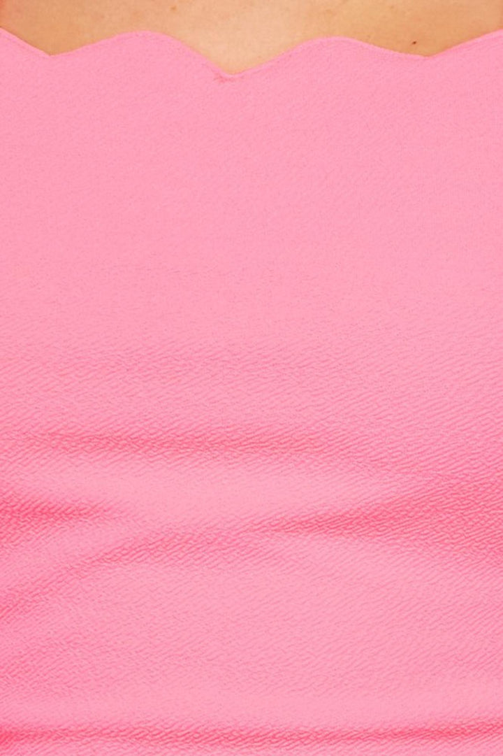 Wholesale Liverpool Fabric Zigzag Neckline Spaghetti Strap Crop Top